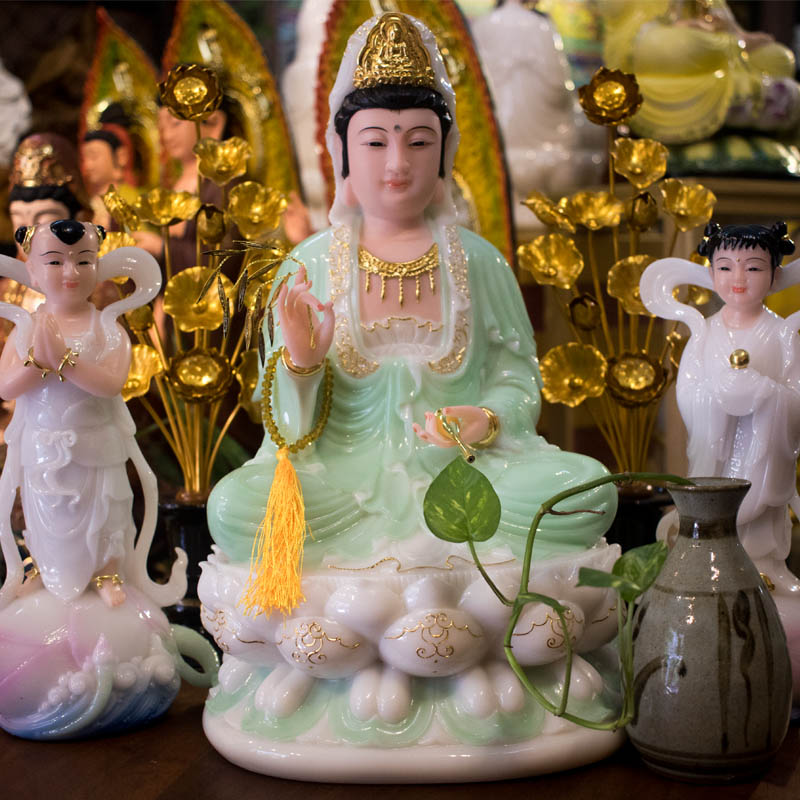 Tượng Phật Bà Quan Âm Bồ Tát Bằng Đá