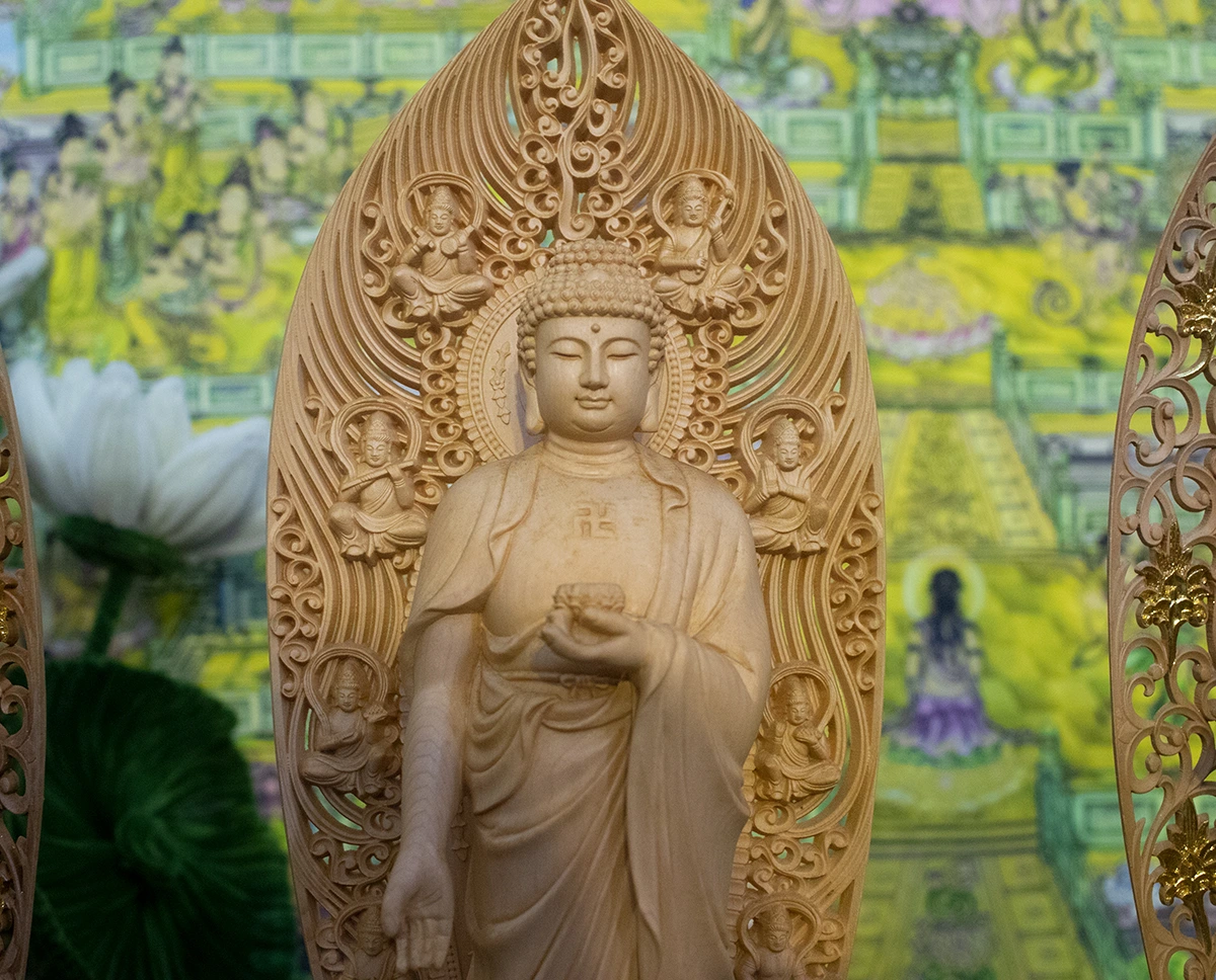 Tượng Đức Phật A Di Đà trong bộ Tây Phương Tam Thánh đứng bằng gỗ Bách
