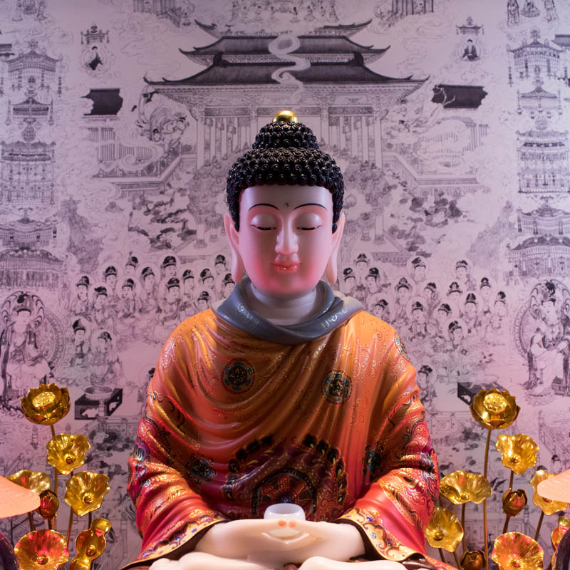 Tượng Phật Bổn Sư Thích Ca Vẽ Gấm