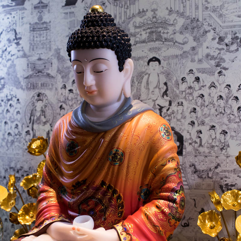 Tượng Phật Bổn Sư Thích Ca Vẽ Gấm