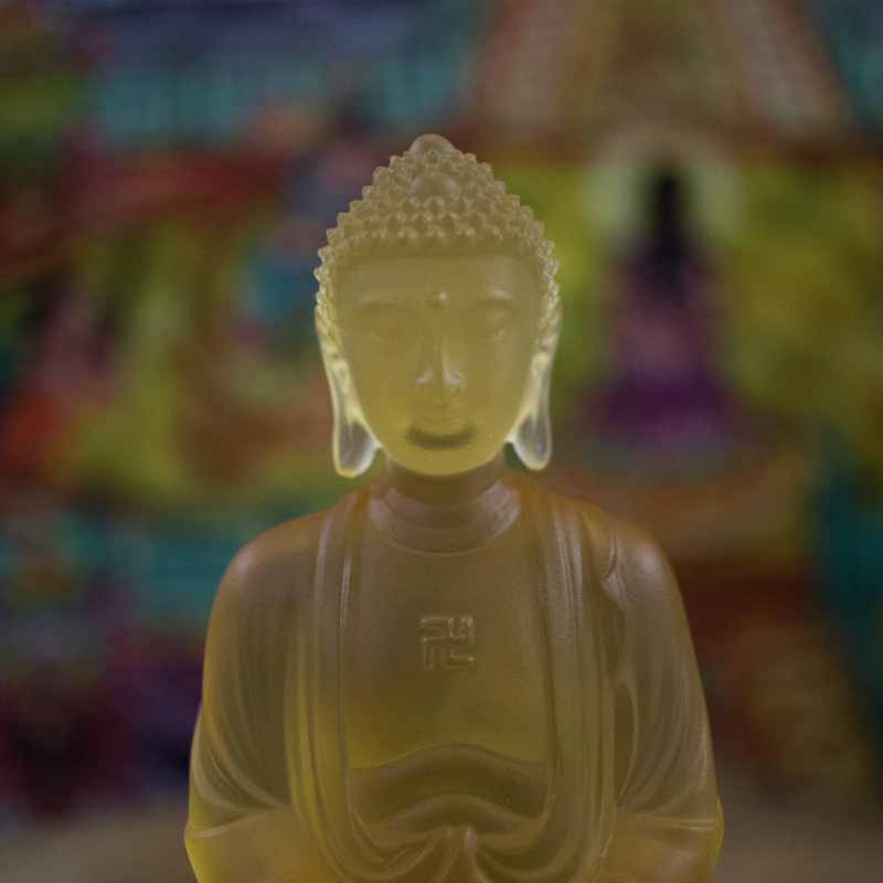 tượng Phật để xe