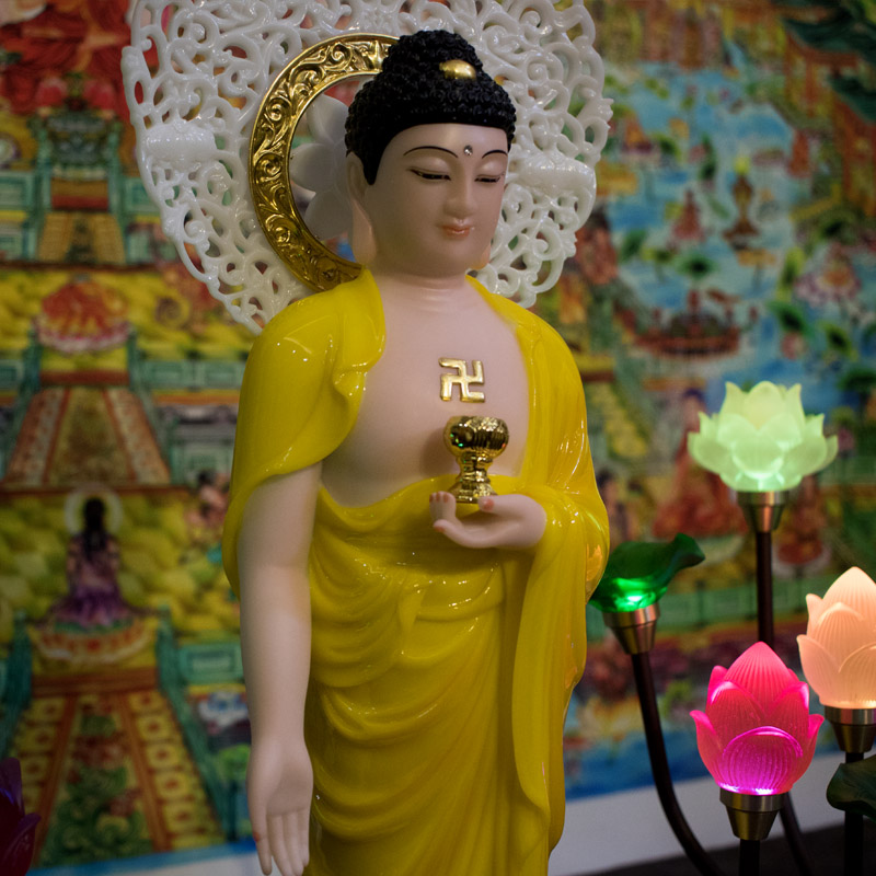 Phật A Di Đà đứng