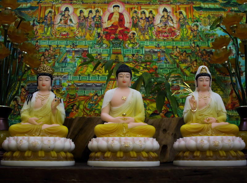 Tam Thế Phật ngồi