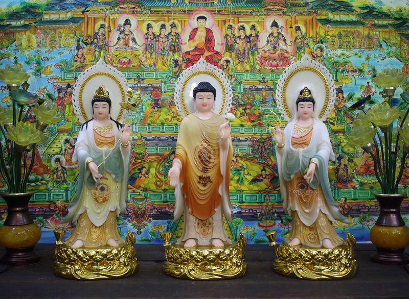 Tam Thế Phật đứng