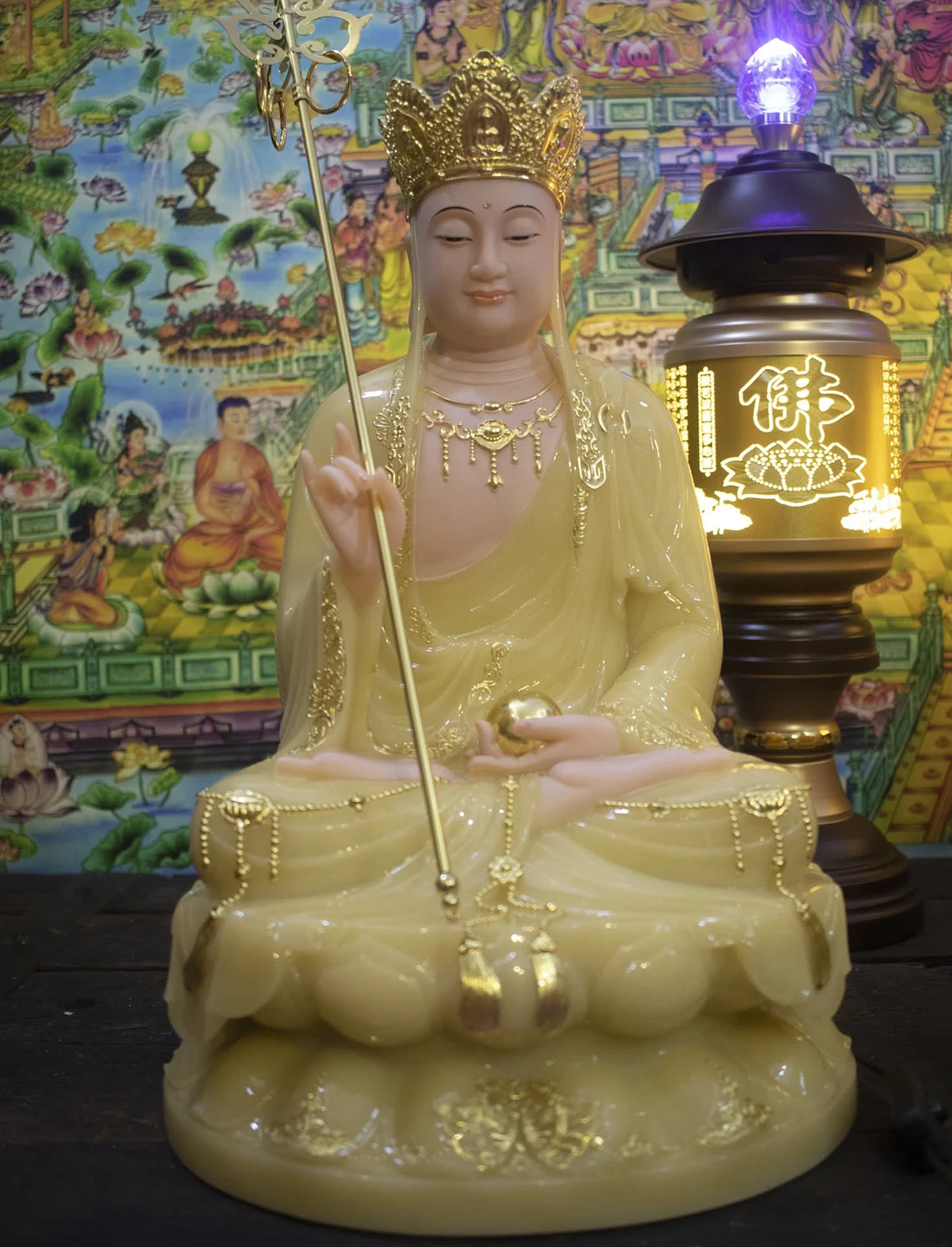 Chi tiết tượng Địa Tạng Bồ Tát