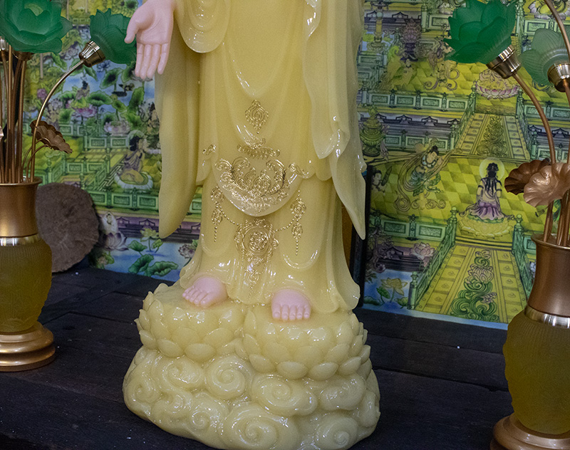 tượng Phật di đà đứng đài sen