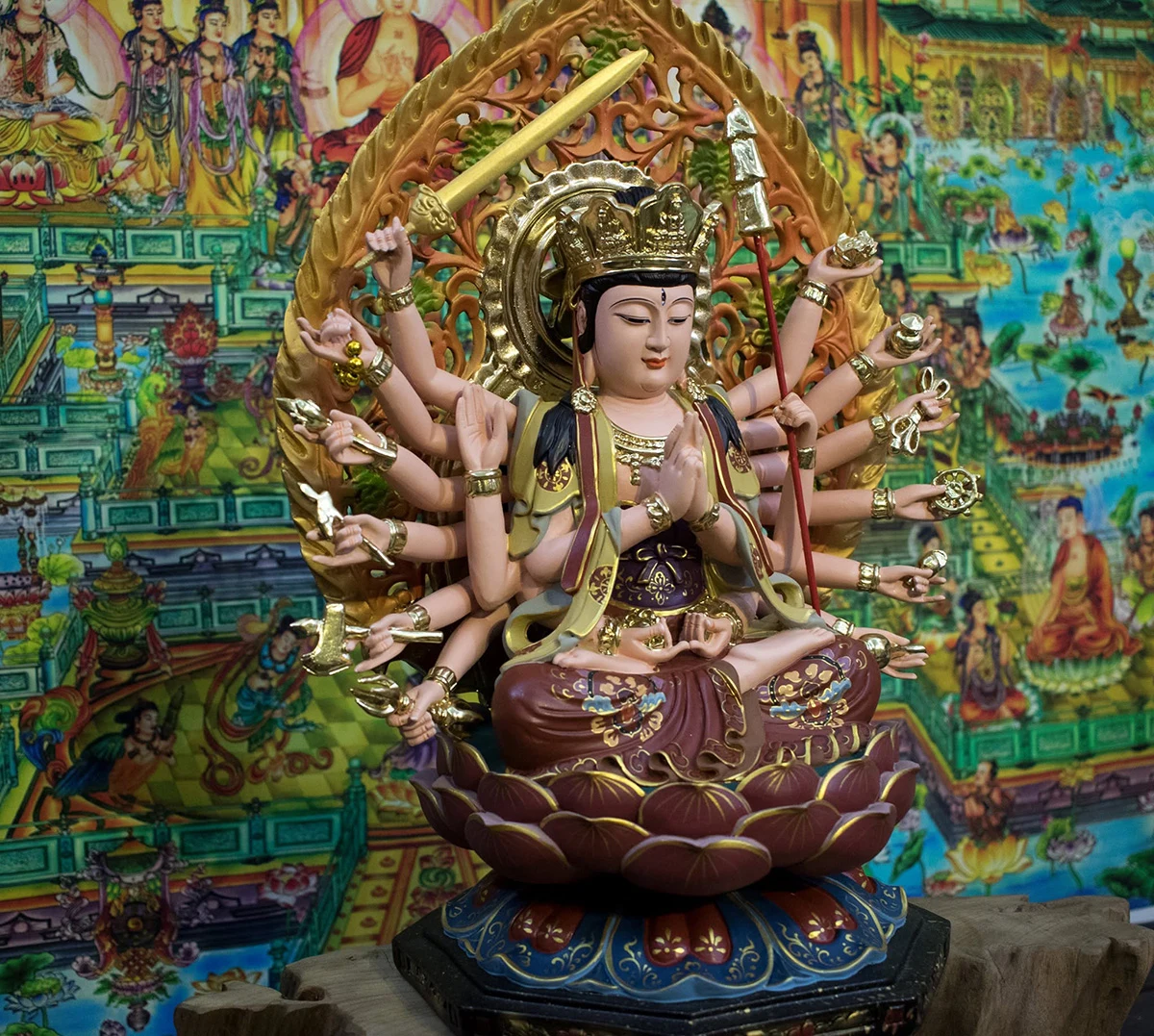 18 tay trong tượng chuẩn đề bồ tát