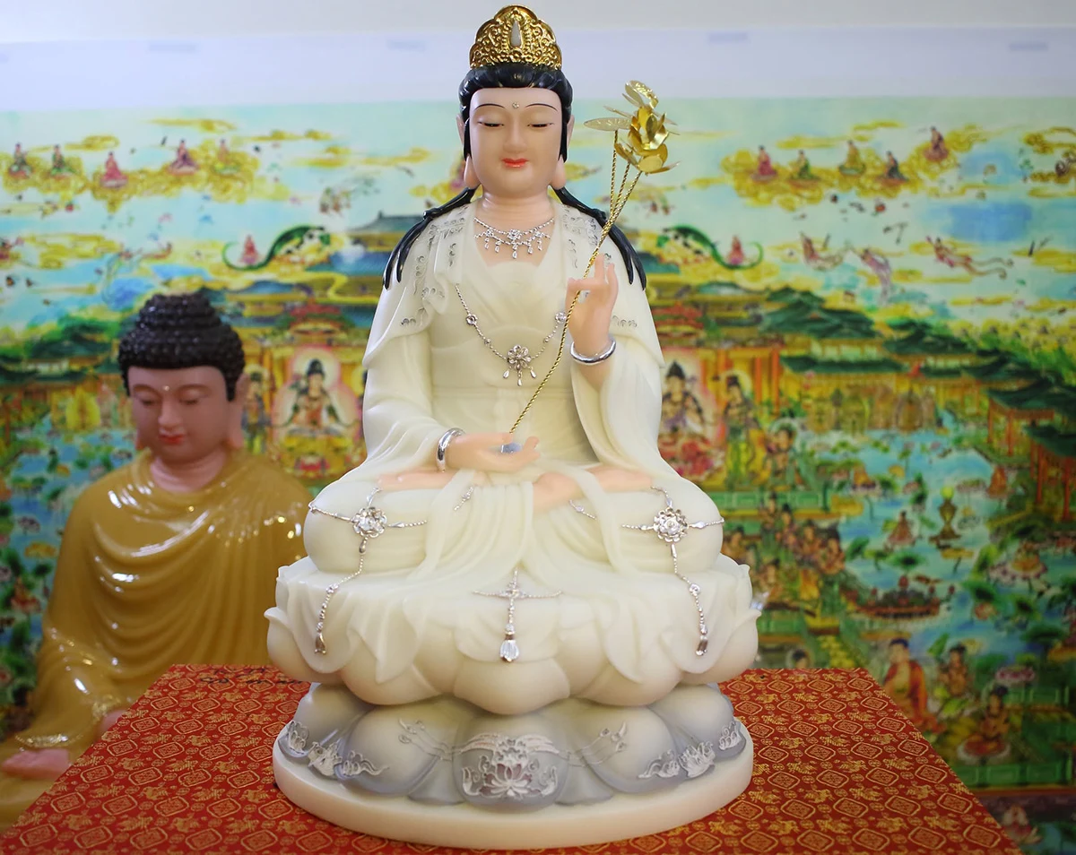 tượng Đại Thế Chí Bồ Tát bột đá khoáng trắng