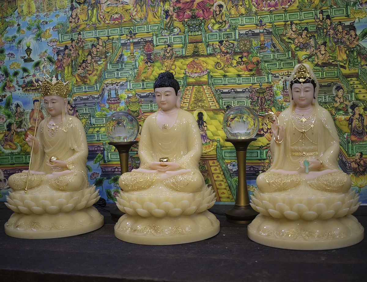 Tượng Ta Bà Tam Thánh đài sen nở