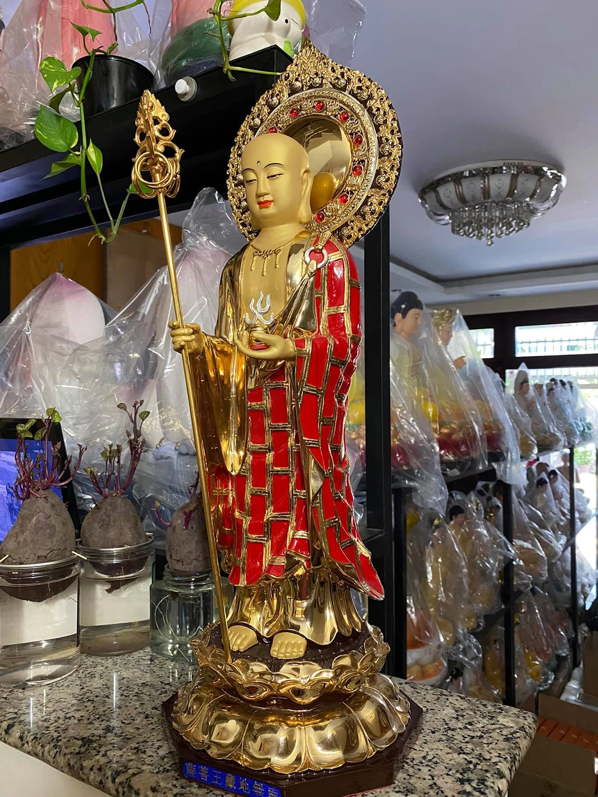 Hình tượng Địa Tạng Vương Bồ Tát