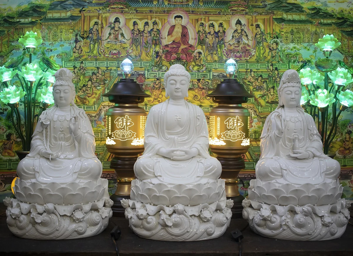 tượng Tây Phương Tam Thánh bằng sứ trắng