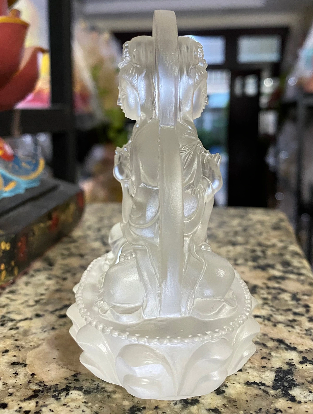 Tượng Quan Âm lưu ly hai mặt màu trắng