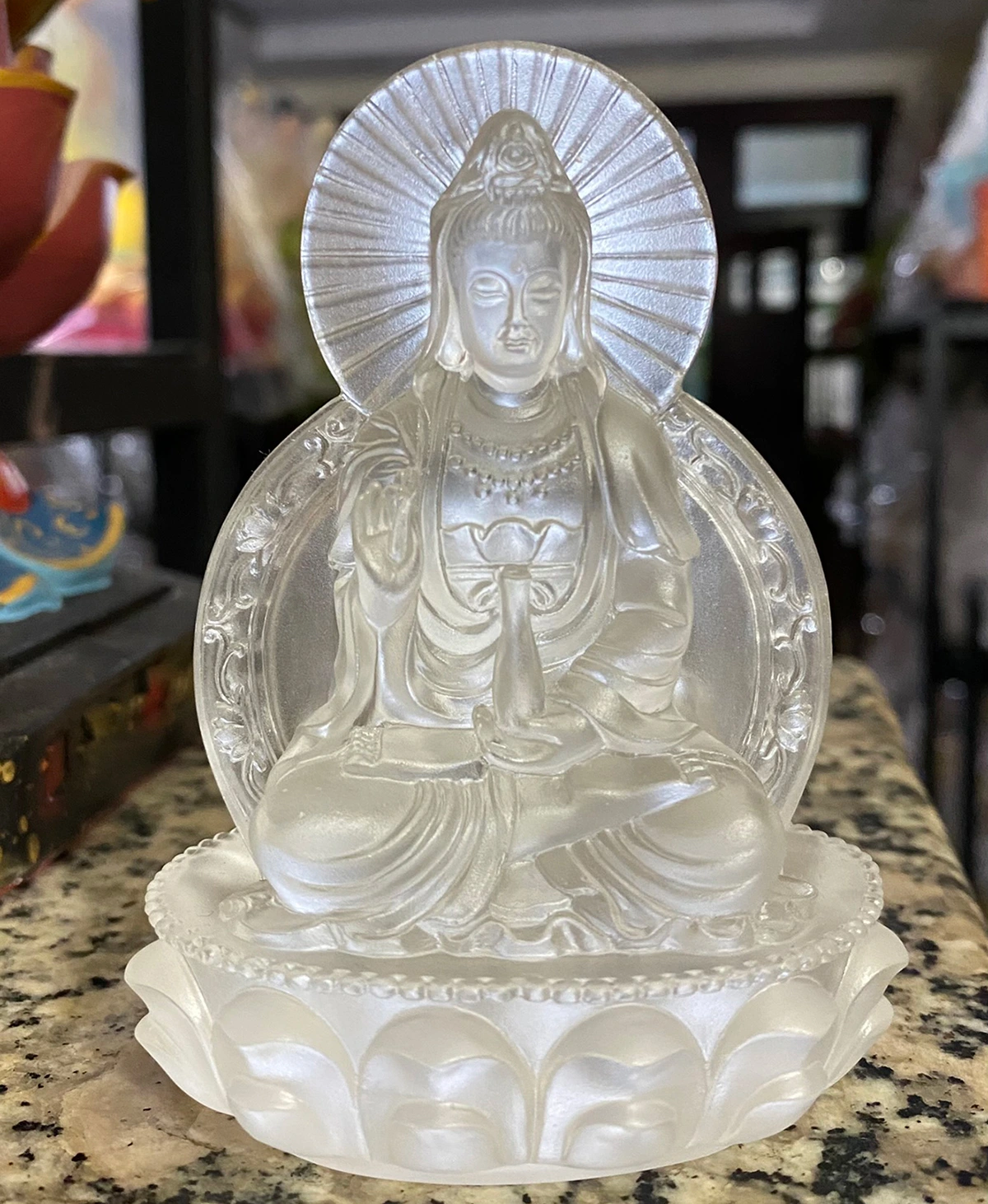Tượng Quan Âm lưu ly hai mặt nhìn chính diện
